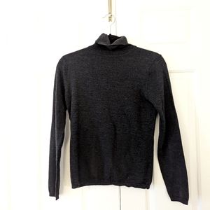 Banana Republic Merino Wool turtleneck sweater small